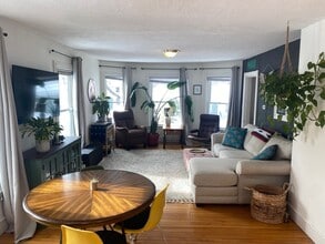 Building Photo - 103 Beacon St