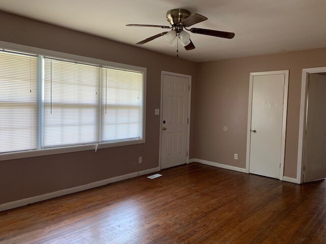 Building Photo - Newly Renovated Spacious Home