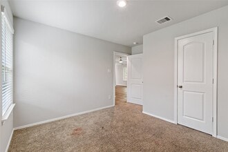 Building Photo - 2327 Pettingell Wy