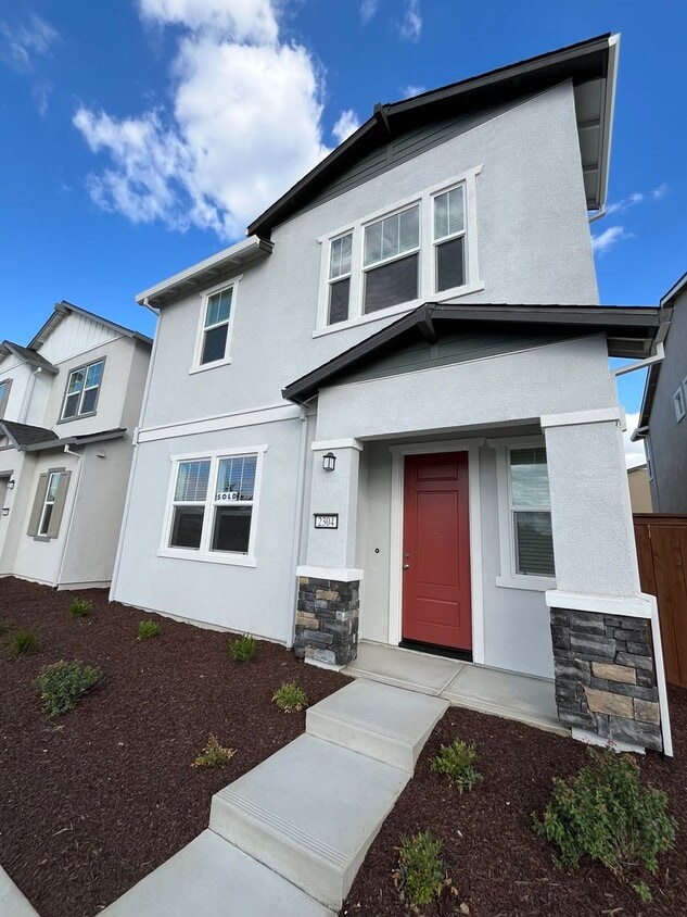 Foto principal - Brand New 2-Story Home in Spring Lake Area...