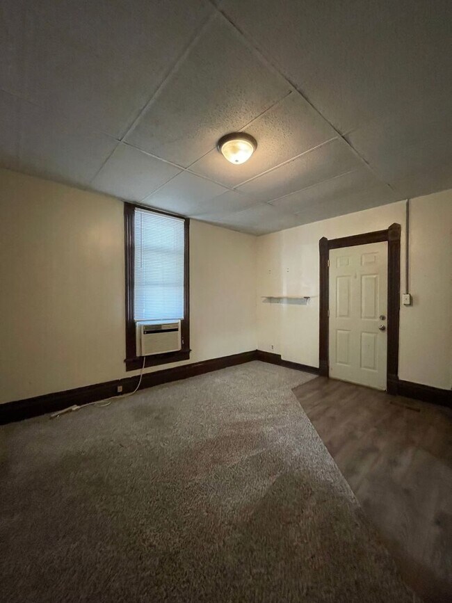 Building Photo - 502 Neosho St