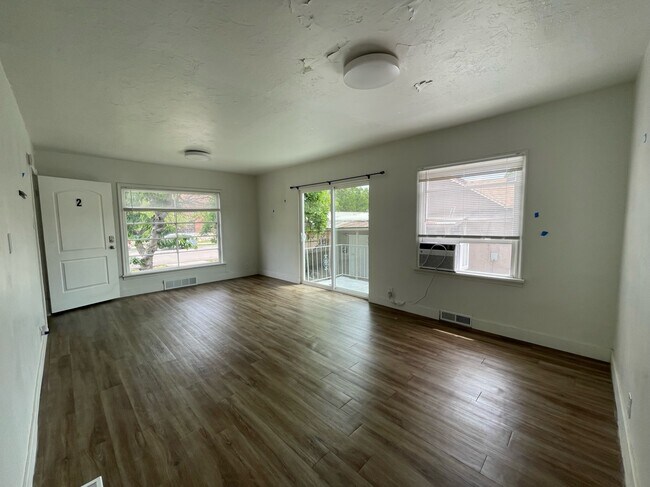 Building Photo - 580 S 300 W