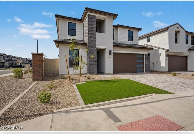 Building Photo - 1131 E Yellowstone Pl