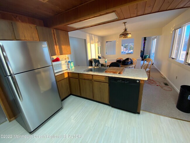 Foto del edificio - 10 Lake Dr