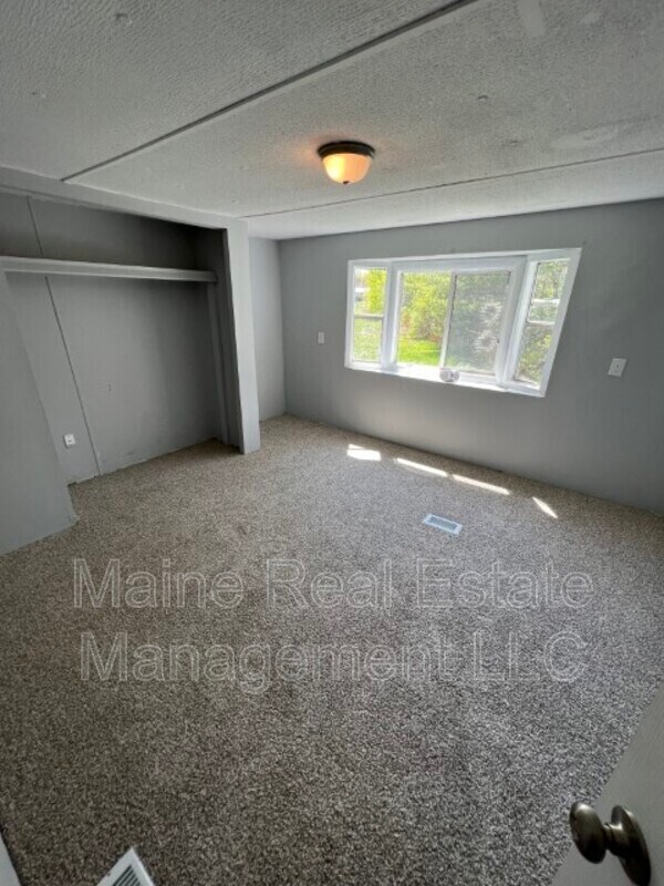 Building Photo - 16 Hummingbird Ln