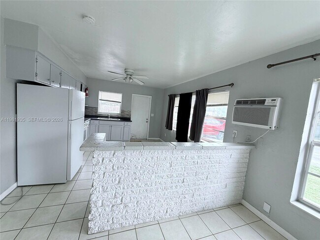 Foto del edificio - 815 NW 16th St