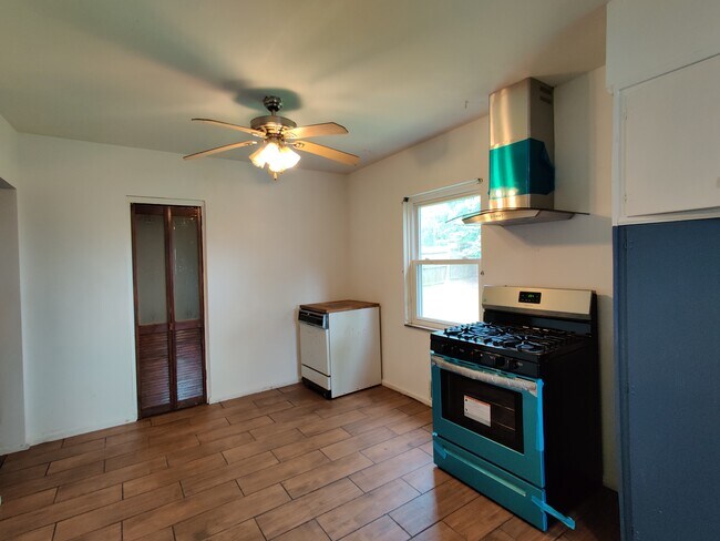 Foto del edificio - 530 Maple Ave