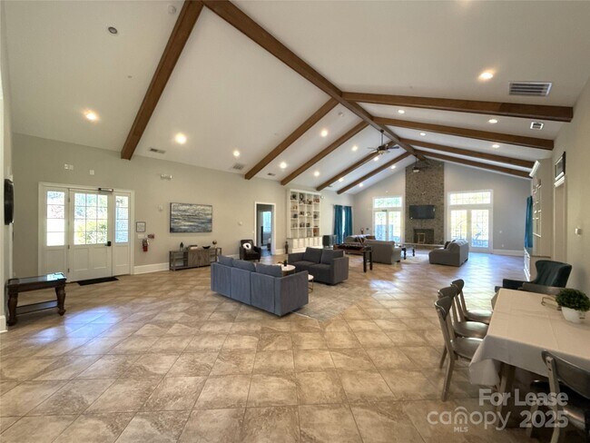 Building Photo - 14019 Thompson Rd