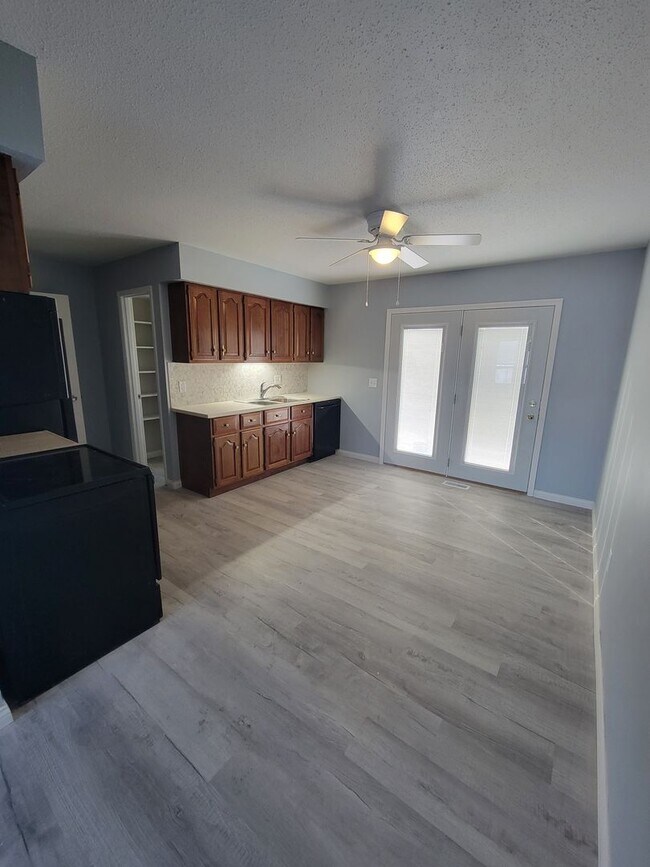 Foto del edificio - 5710 N Division St