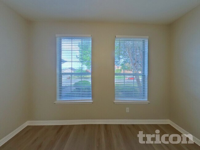 Building Photo - 5604 Nacona Dr
