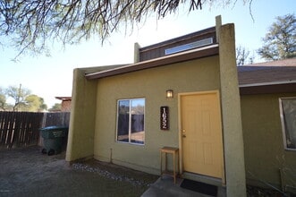 Building Photo - 1652 N Belvedere Ave