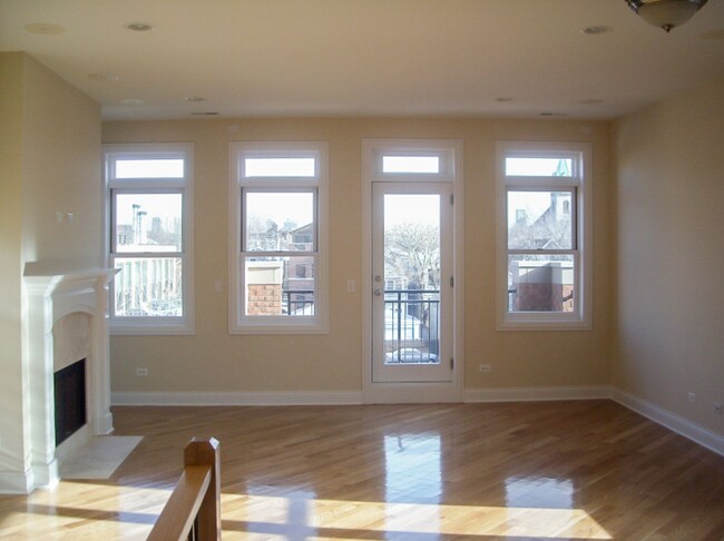 Foto del edificio - 2334 N Greenview Ave