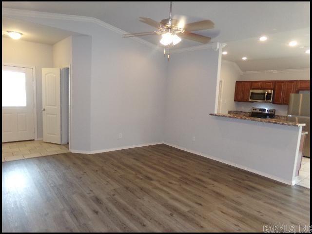 Building Photo - 6484 Amalie Dr