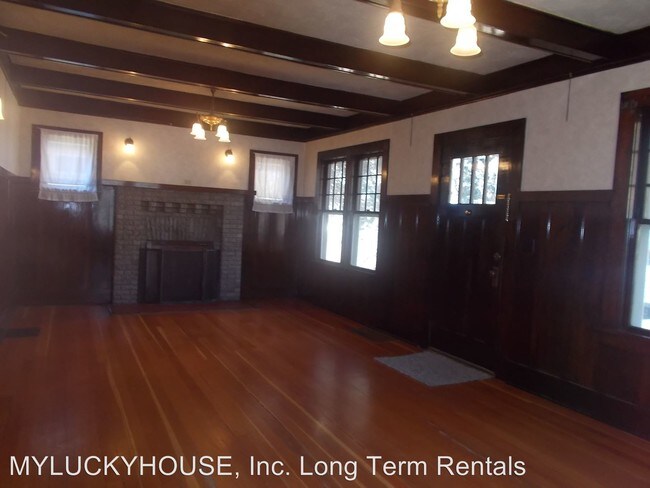 Building Photo - 3 br, 2 bath House - 204 NW St Helens Pl