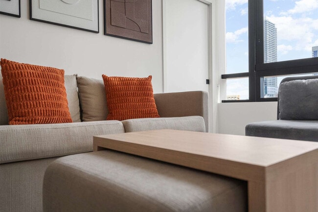 Foto del edificio - 225 N Miami Ave