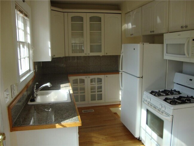Foto del edificio - 3644 Kingsboro Rd NE