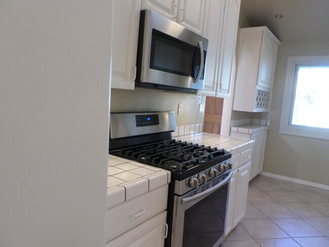 Foto del edificio - Remodeled 3 bedroom Home in College Area N...