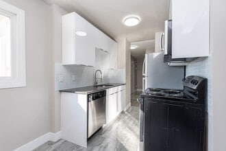 Building Photo - Sandison Manor