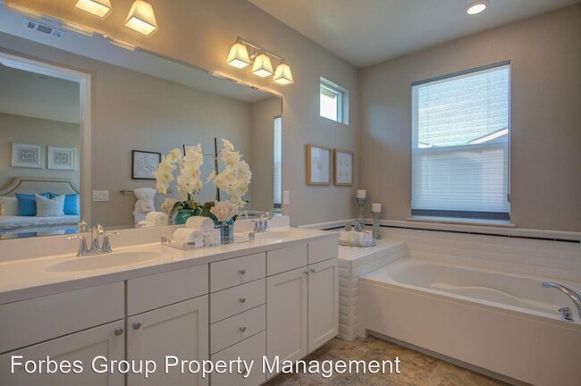 Building Photo - 4 br, 3.5 bath House - 1782 Infinity Way