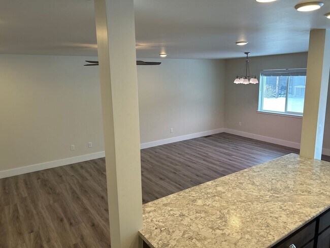 Foto del edificio - 1072 Abigail Ln