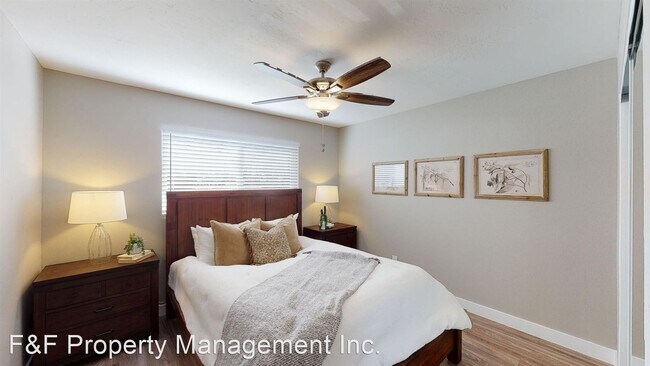 Foto del edificio - 812 12th St