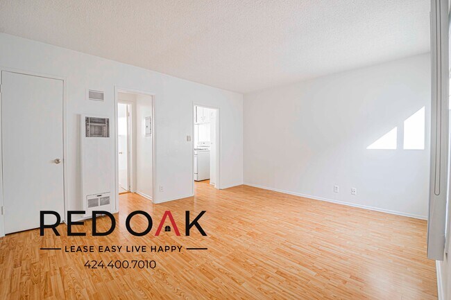 Building Photo - 439 S Catalina St