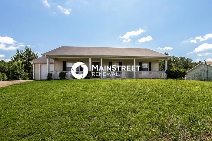 Foto principal - 3 Bedroom Pet-Friendly Home in Covington, ...