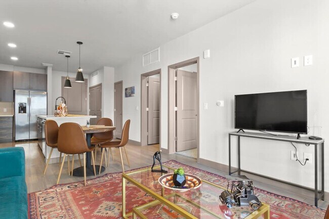 Building Photo - 400 N 2nd Ave