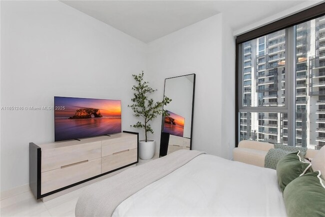 Building Photo - 300 Biscayne Blvd Way