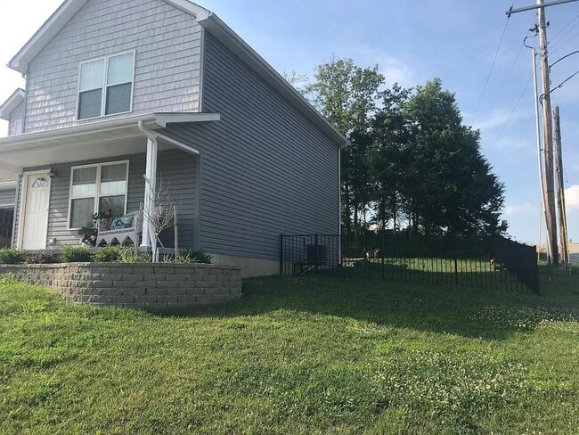 Building Photo - 477 Eve Estates Dr