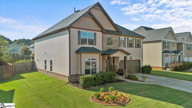 Foto del edificio - 123 Adams Creek Pl