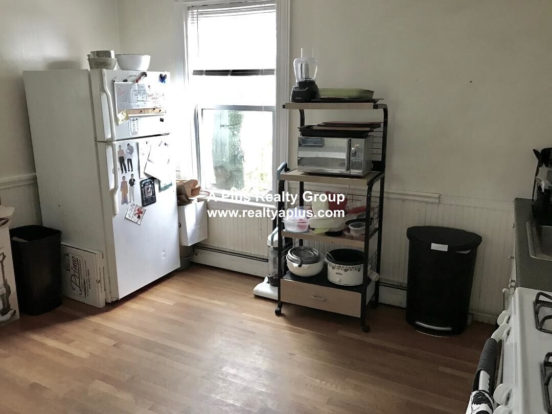 Primary Photo - 5 Buckley Ave