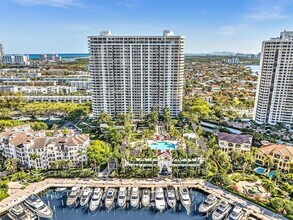 Building Photo - 2000 Island Blvd