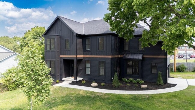 Building Photo - 120 Caren Ave