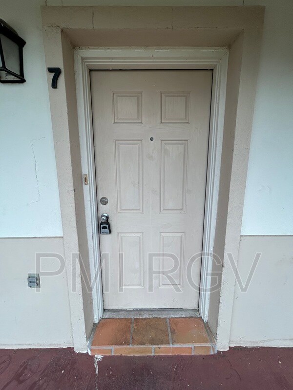 Building Photo - 609 Buena Vista Dr