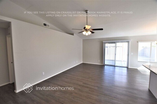 Foto del edificio - 2832 W Bowker St