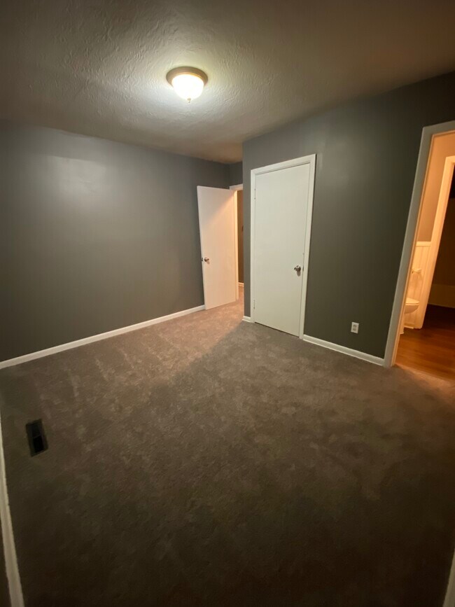 Building Photo - 1458 Blaine Dr