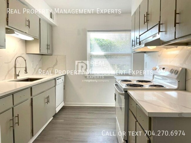 Foto del edificio - 9135 Spyglass Pl