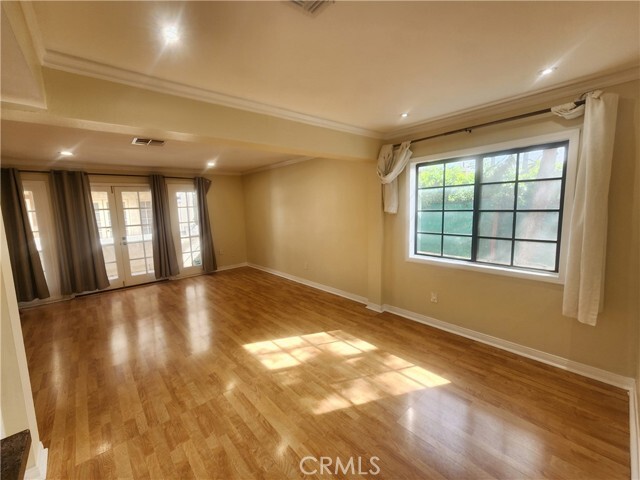 Foto del edificio - 7432 Hazeltine Ave