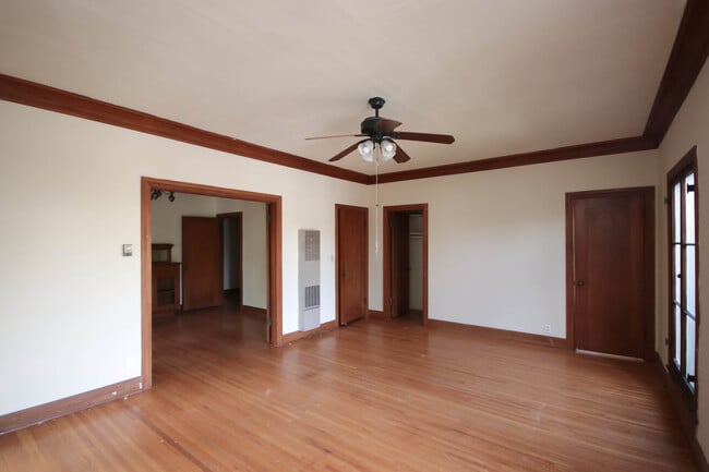 Building Photo - 481 S Hudson Ave