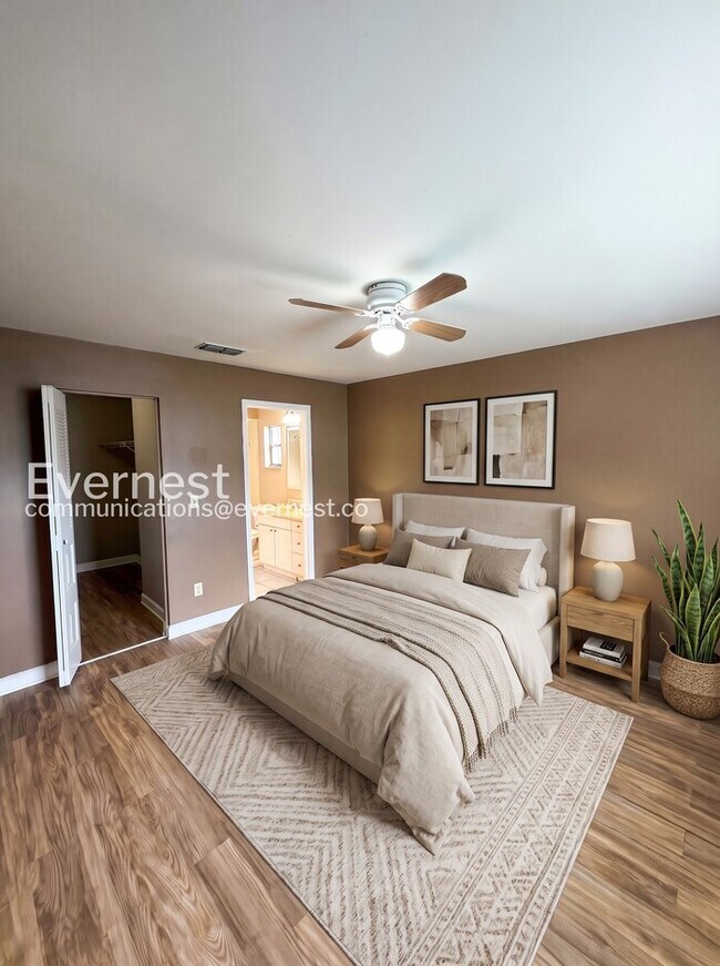 Foto del edificio - 3 Bed/2 Bath Home with Garage / Pet-Friendly / Vouchers Accepted / Available Now!