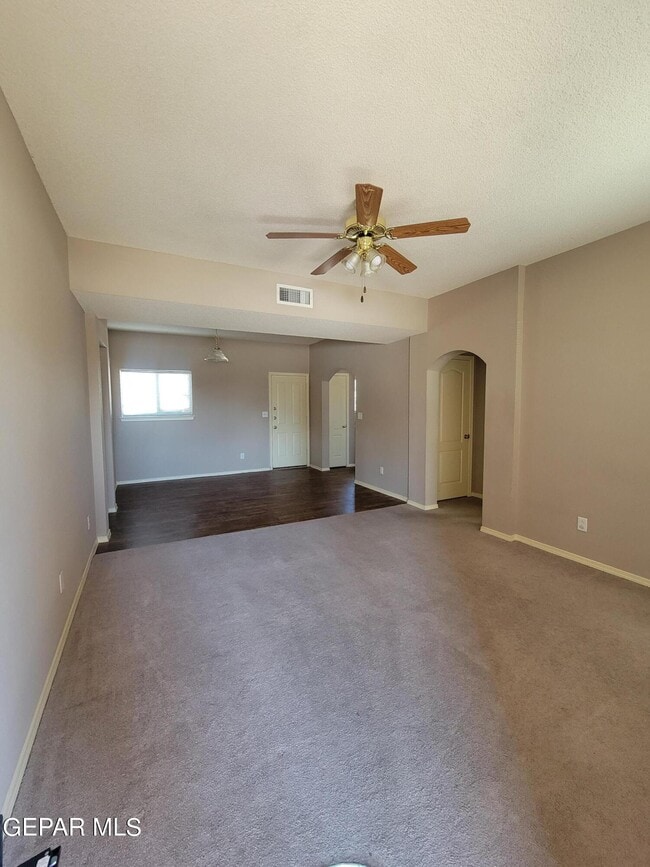 Building Photo - 3408 Blue Earth Ln