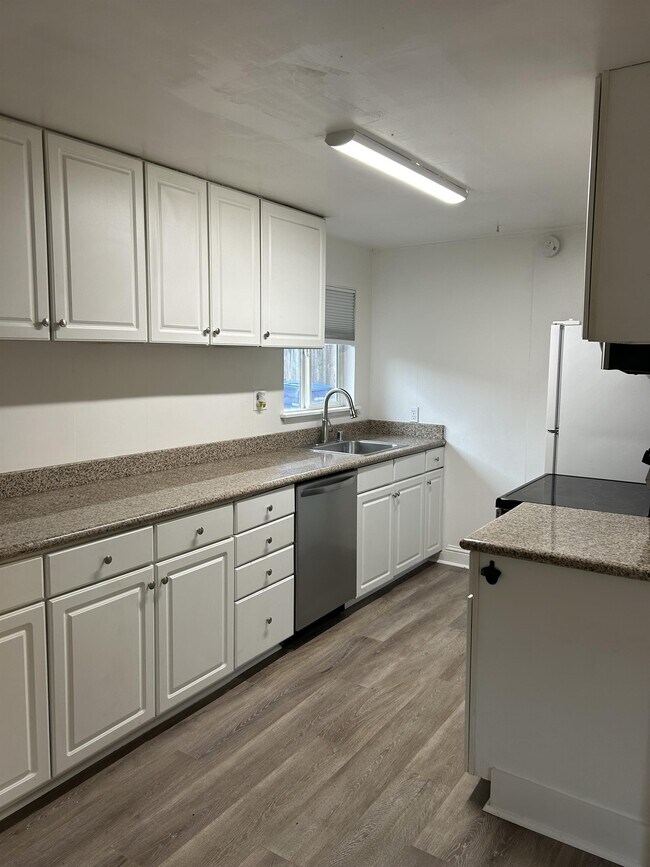 Foto del edificio - 802 Badgley Dr