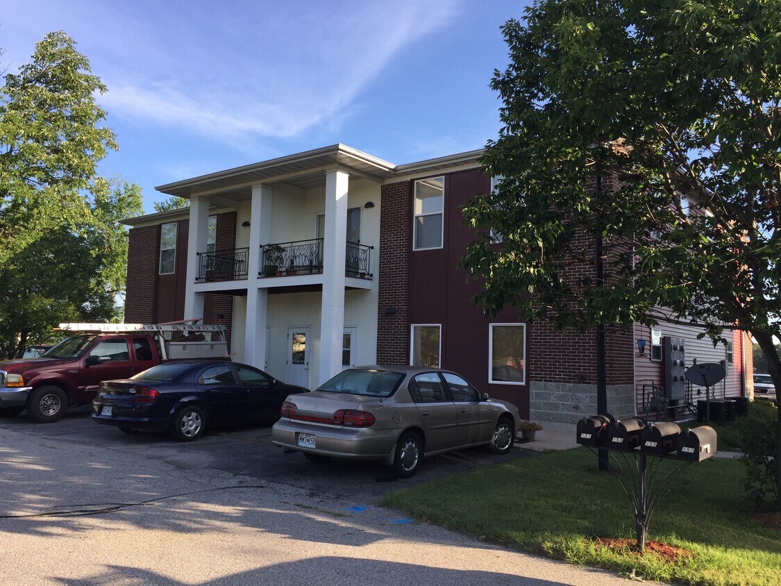 Primary Photo - 151 N Main St