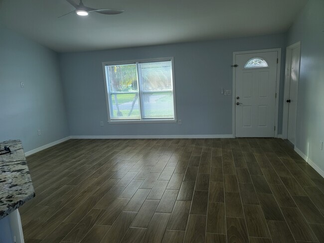 Building Photo - 674 Beard Ave