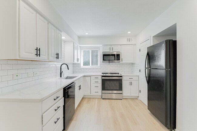 Building Photo - 255 E Rampart Dr