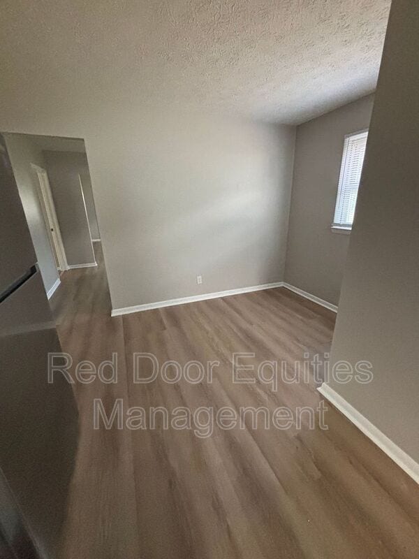 Foto del edificio - 1101 E Walnut St
