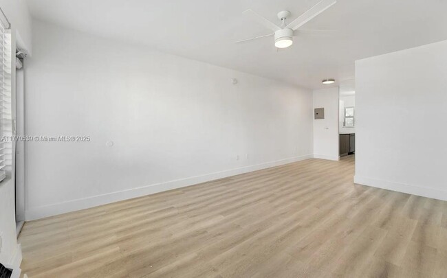 Building Photo - 1038 11th St