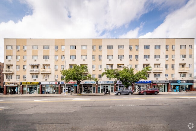 Building Photo - 150-07 Nothern Blvd
