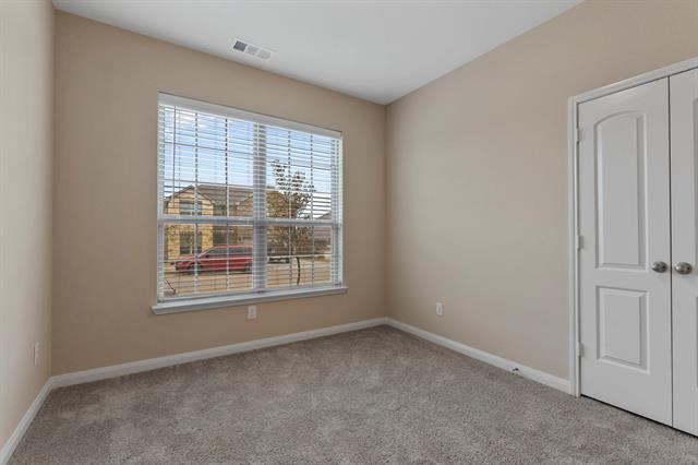 Foto del edificio - 5412 Persimmon Dr